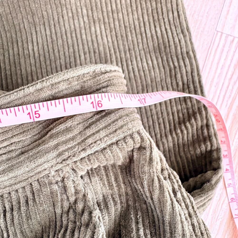 Aritzia TNA High Rise Straight Leg Corduroy Trousers | Green Size 12 - Picture 6 of 8